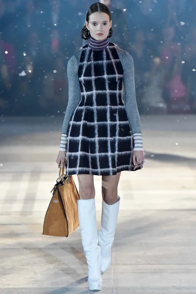 Look 30